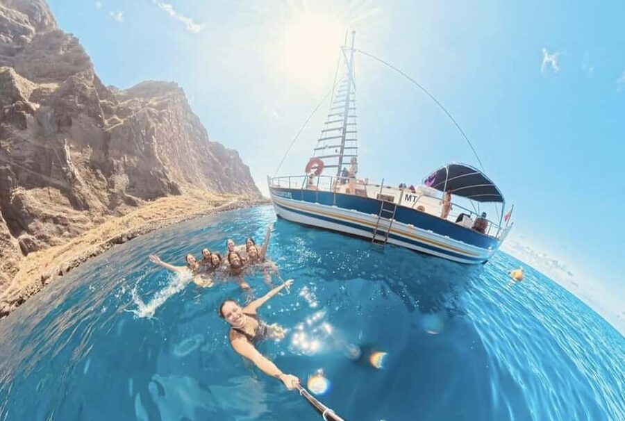 Funchal: Sunset Tour on Traditional Madeiran Boat w/ Drinks - Who will enjoy this Madeira sunset cruise
