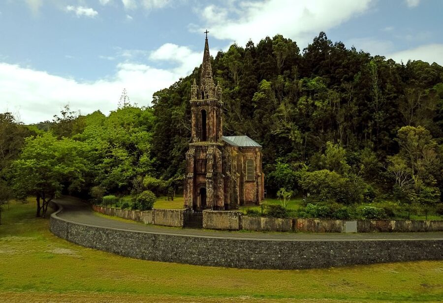 Furnas: Tea Plantations, Lake and Volcano Guided Tour - Terra Nostra Park and the thermal-water break
