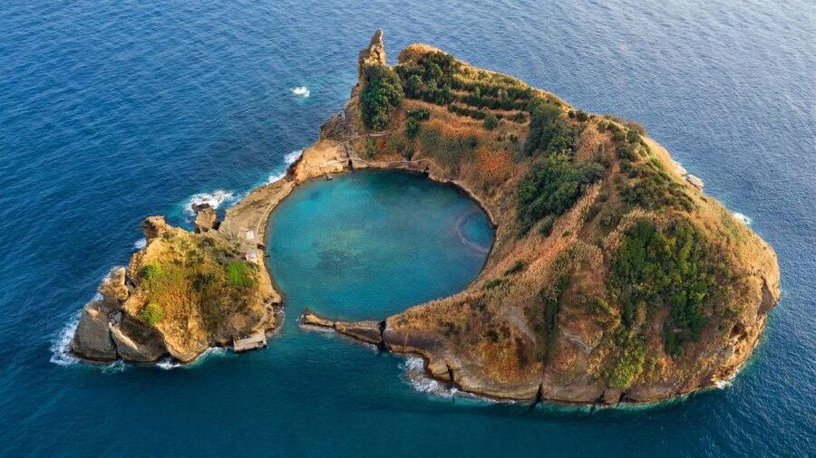 Furnas: Tea Plantations, Lake and Volcano Guided Tour - Vila Franca do Campo and its famous islet