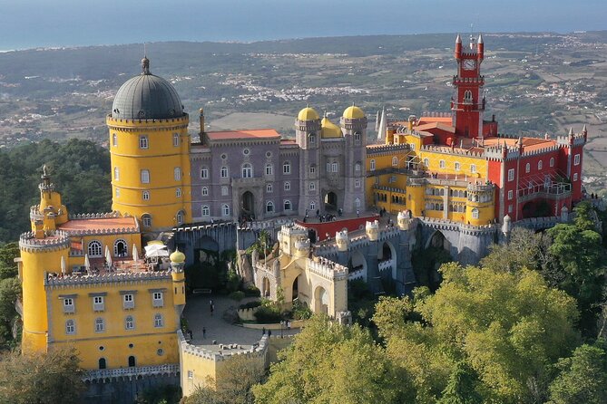 Guided Tour to Sintra, Pena, Regaleira, Cabo da Roca and Cascais - Pickup in Lisbon and the small-group setup