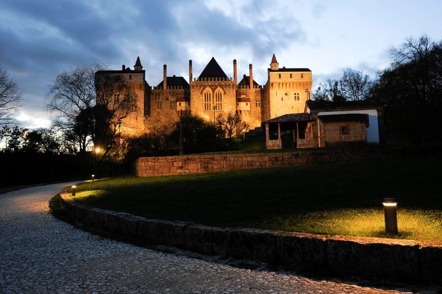 Guimarães: Palace of the Dukes of Bragança Entry Ticket - Who will enjoy this palace most