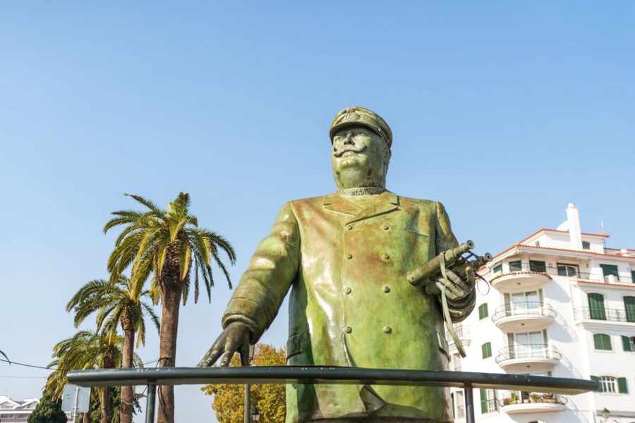 Half-Day Sintra Tour from Lisbon with Transfers - Sintra village and the Moorish castle
