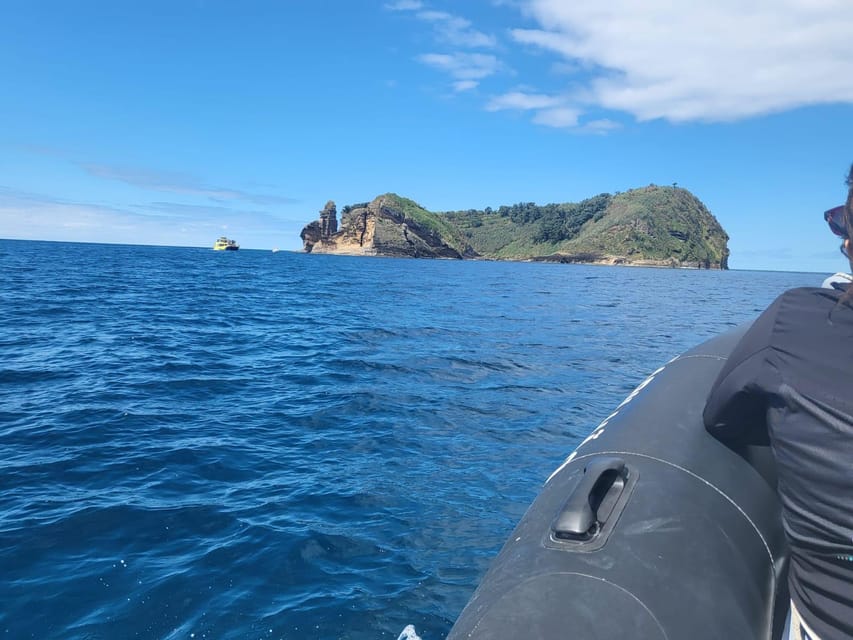 Islet Tour- Ilhéu de Vila Franca do Campo - Snorkeling at the end, conditions permitting