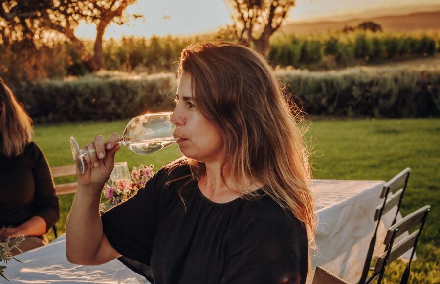 Lagoa: 2.5-Hour Vineyard Dinner with Winetasting - The social side of the shared table