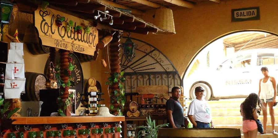Lagos/Praia da Luz: Wine Tour, Tastings, Tapas, and Music - Transport from Lagos and Praia da Luz