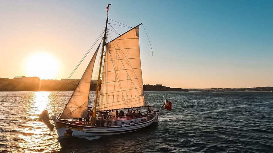 Lagos: Sunset Sail aboard a Traditional Boat with Prosecco - Prosecco, bar drinks, and the timing of the toast