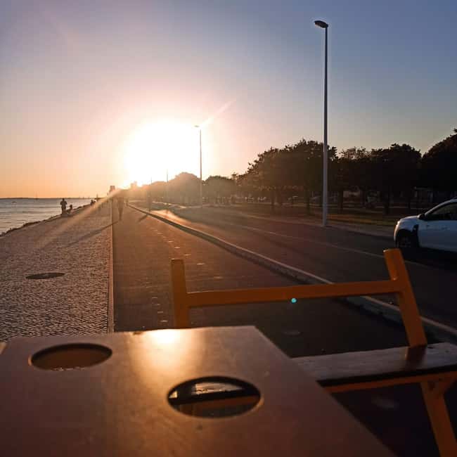 Lisbon: 1-Hour Beer or Sangria Bike Sightseeing Tour - Craft beer, sangria, and the onboard bar