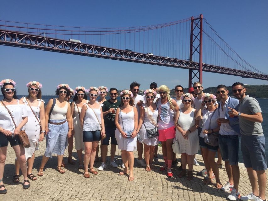 Lisbon: 1-Hour Beer or Sangria Bike Sightseeing Tour - Music, lights, and the group atmosphere