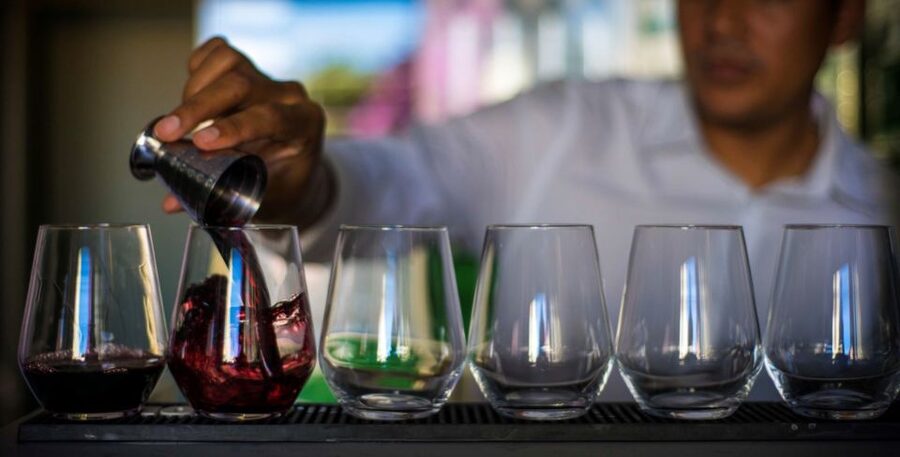 Lisbon: 1-Hour Portuguese Wine Tasting Session - From The Vine gives the hour its character