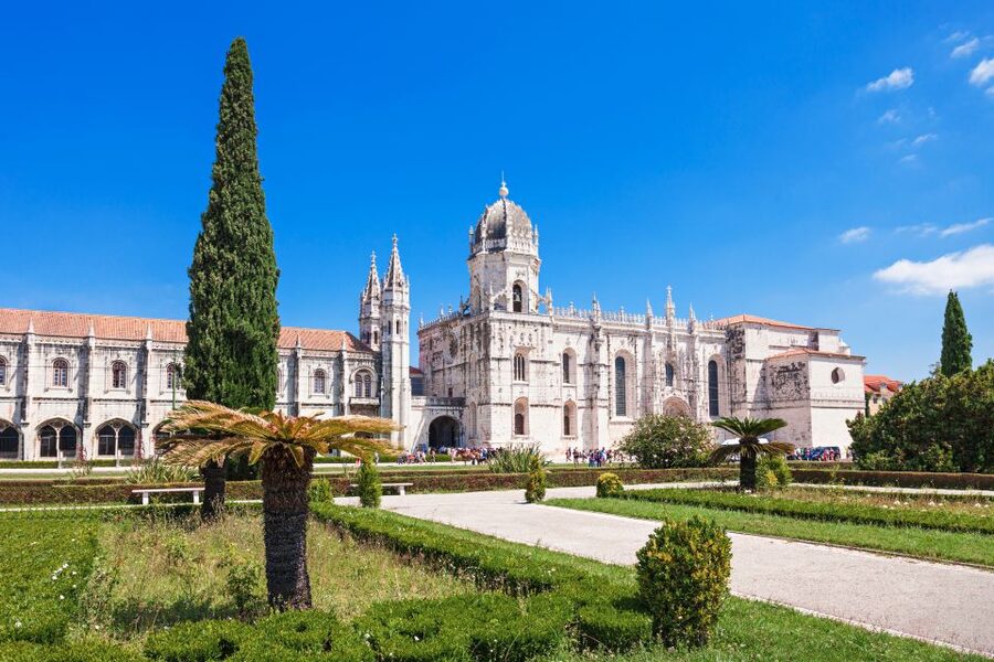 Lisbon: 1-or 2-Day Hop-On Hop-Off Bus Tour - What to expect on the Modern Lisbon line