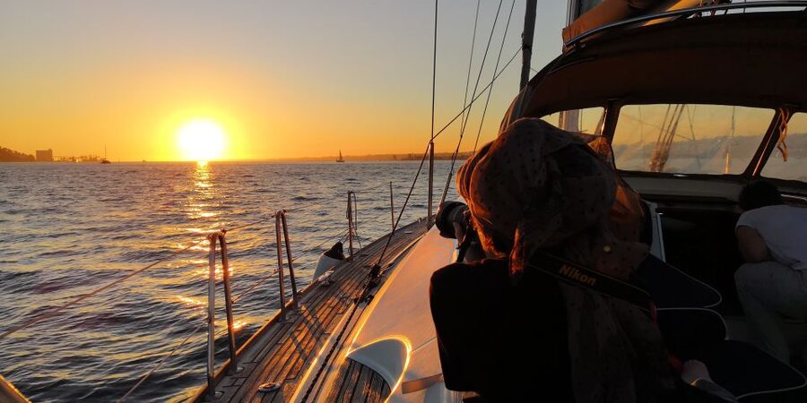 Lisbon: 2-Hour Sunset Sailing Tour on Luxury Sailing Yacht - Praça do Comércio and Lisbon’s rebirth