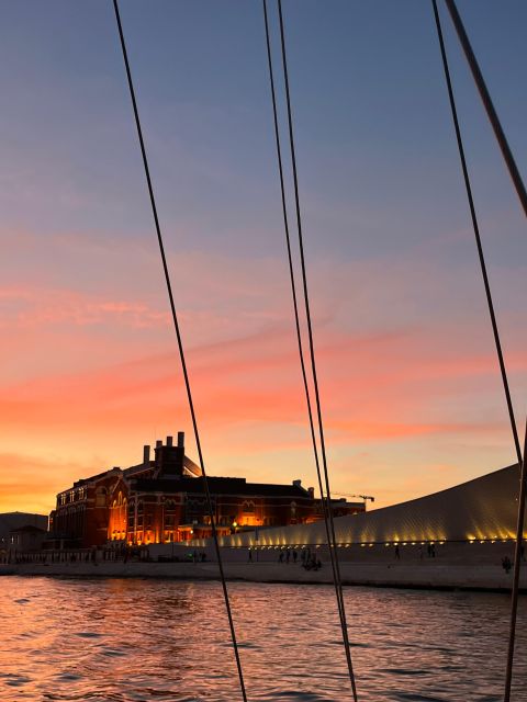 Lisbon: 2H Sunset Boat Cruise Tour with Drinks - Is $47 a fair price?