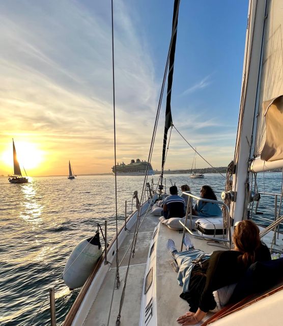 Lisbon: 2H Sunset Boat Cruise Tour with Drinks - Praça do Comércio and Lisbon’s central riverfront
