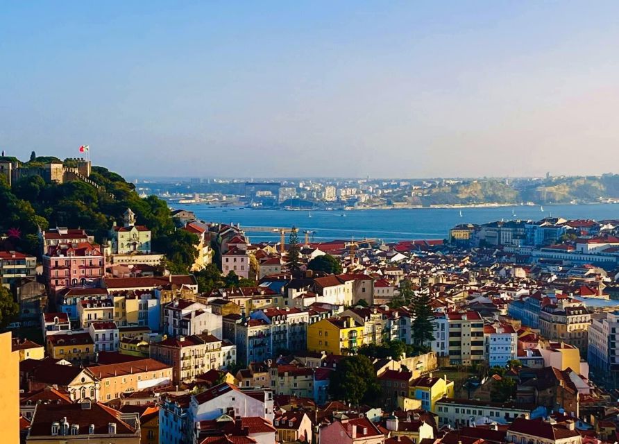 Lisbon: 3-Hour Sightseeing Tour by Tuk-Tuk - What the private price means