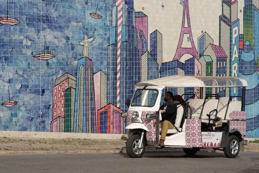 Lisbon: 3-Hour Street Art Tuk Tuk Tour - Alfama, Graça, Castelo, and Bairro Alto