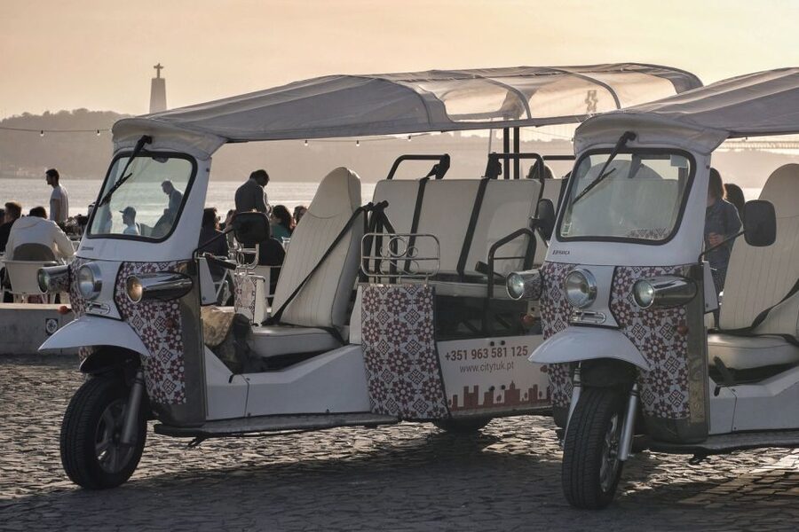 Lisbon: 3-Hour Street Art Tuk Tuk Tour - What you may see, and what you should not expect
