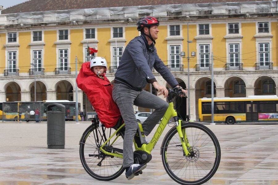 Lisbon: 3-Hour Tour by E-Bike - Guides who add more than directions