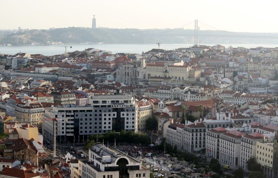 Lisbon: 3-Hour Tour by E-Bike - Finishing near Handelsplatz and planning the rest of your day