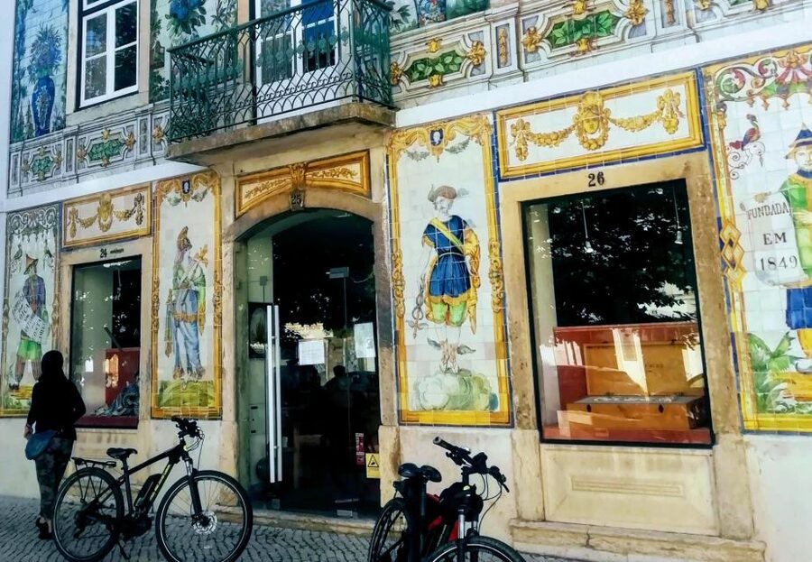 Lisbon: 7 Hills Panoramic Guided Tour by E-Bike - Is four hours the right length?