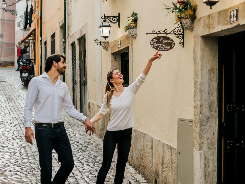 Lisbon: Alfama, Bairro Alto and Downtown Walking Tour - Starting among Alfama’s old lanes