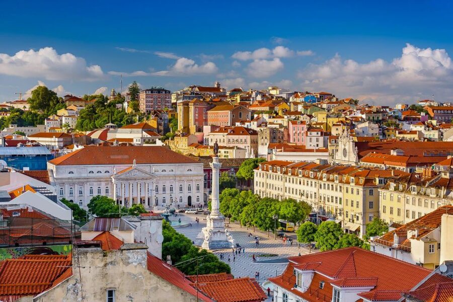 Lisbon: Alfama, Bairro Alto and Downtown Walking Tour - Riding the Gloria funicular to Bairro Alto