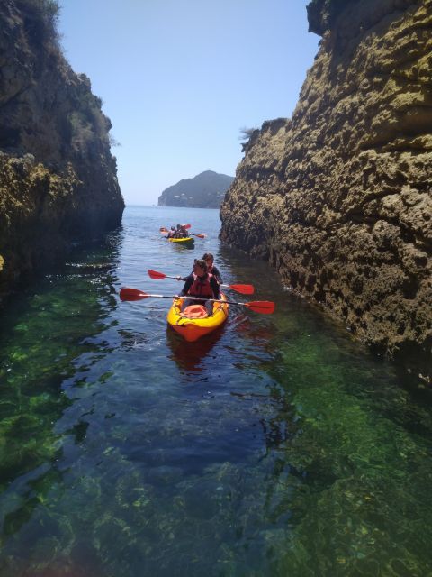 Lisbon: Arrábida Kayak and Coasteering Adventure Tour - Portinho da Arrábida and the first paddle