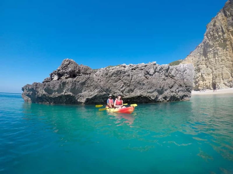 Lisbon: Arrabida Park Kayak Tour with Beach Picnic - Paddling Arrábida’s limestone coast