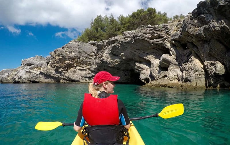 Lisbon: Arrabida Park Kayak Tour with Beach Picnic - Guides, group size, and the feel of the day
