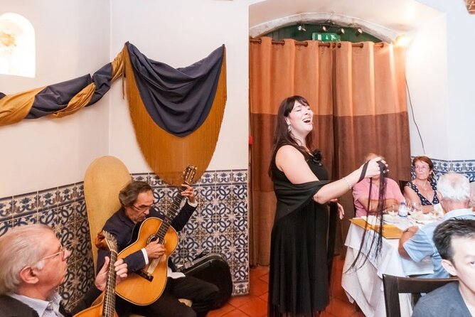 Lisbon: Authentic Fado Show, Dinner and Night Tour - Key points at a glance