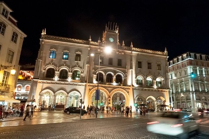 Lisbon: Authentic Fado Show, Dinner and Night Tour - Portuguese dinner in a typical Fado restaurant