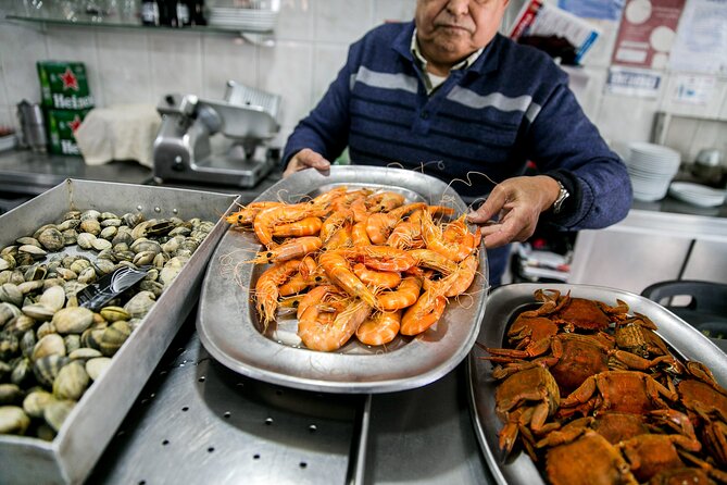 Lisbon Awakens: A Culinary Crossroads, Reborn. - Custard tarts in Jardim da Parada