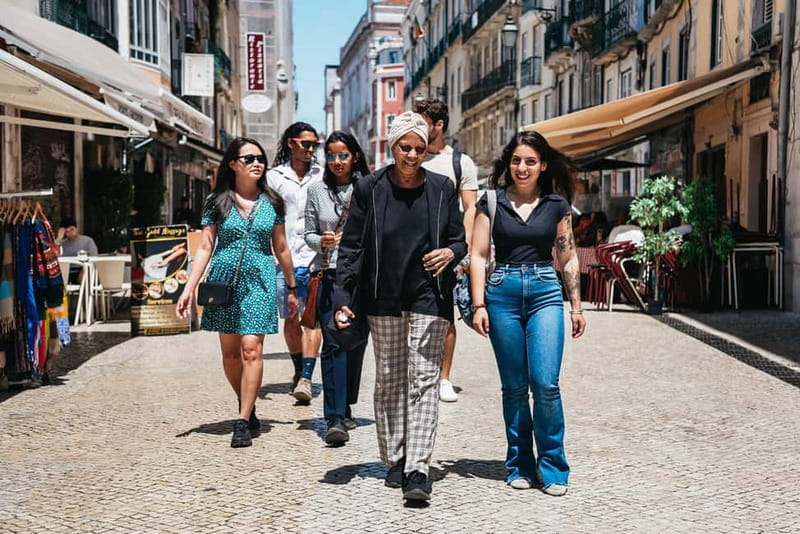 Lisbon: Baixa District Food Tour with Dinner and Drinks - Praça da Figueira and the first meeting