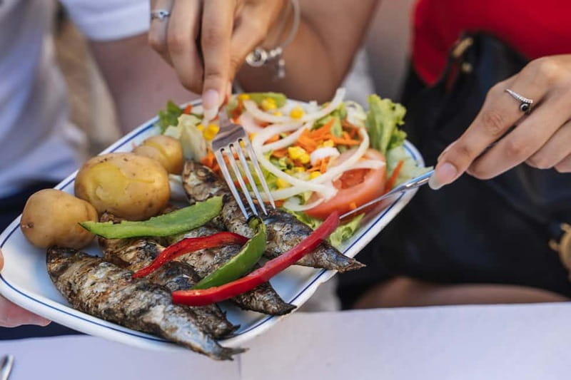 Lisbon: Baixa Food Walking Tour with Drinks - Practical details for a smoother evening