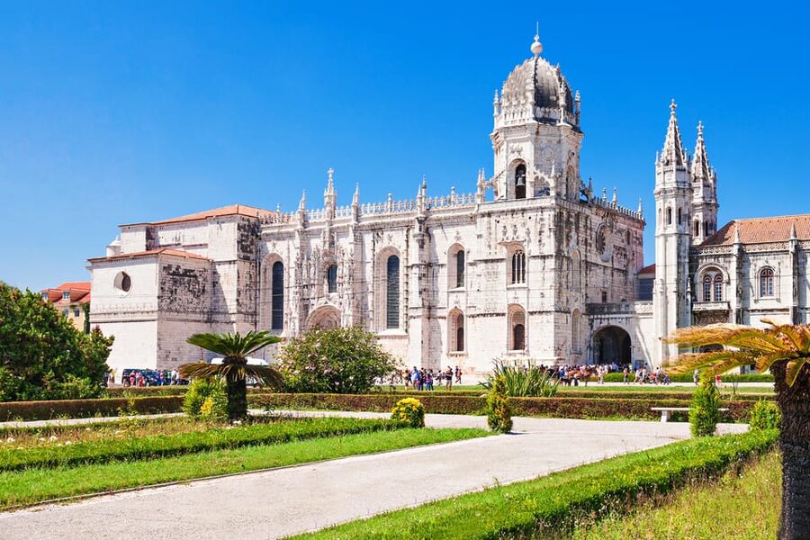 Lisbon: Belem Tour with Pastéis at Jerónimos Monastery - Rua da Praia do Bom Sucesso and the modern cultural stop