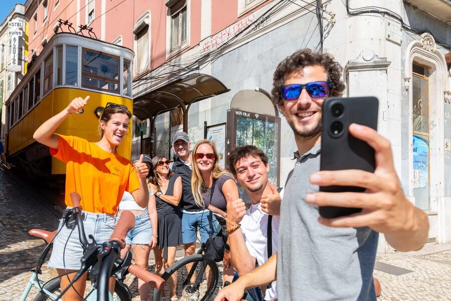 Lisbon Bike Tour: Langs de rivier van Belém naar Lissabon - Pink Street and Time Out Market