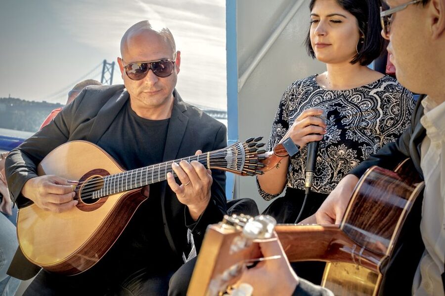 Lisbon: Boat Cruise with Live Fado Performance and a Drink - Fado and the Tagus in the same hour