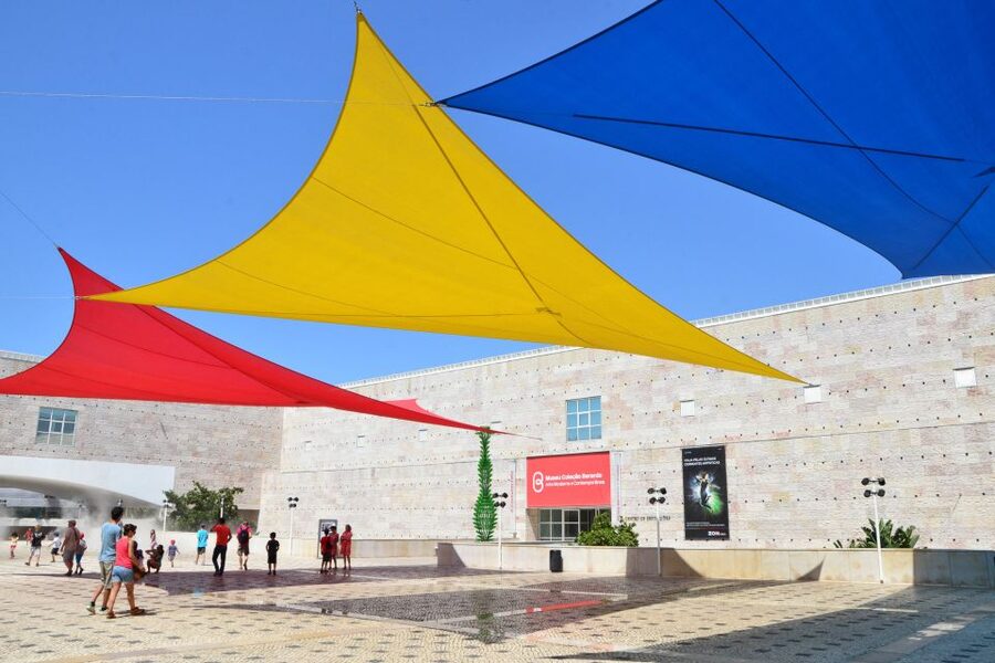 Lisbon: Boat Tour Ticket and Hop-on Hop-off 48-Hour Bus. - Taking the Yellow Boat on the Tagus