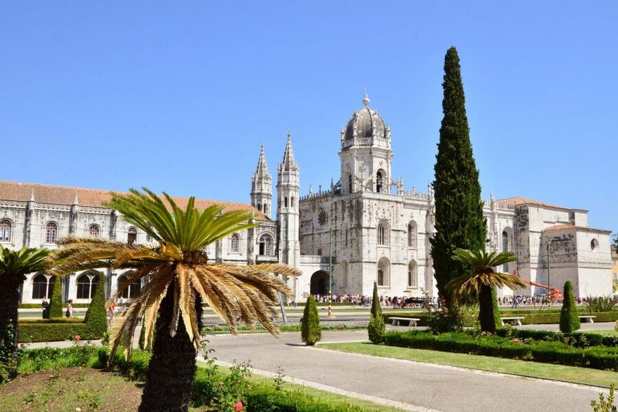 Lisbon: Boat Tour Ticket and Hop-on Hop-off 48-Hour Bus. - Audio, seating, and comfort
