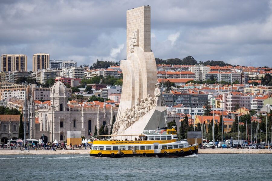 Lisbon: Boat Tour Ticket and Hop-on Hop-off 48-Hour Bus. - How I would use the 48 hours