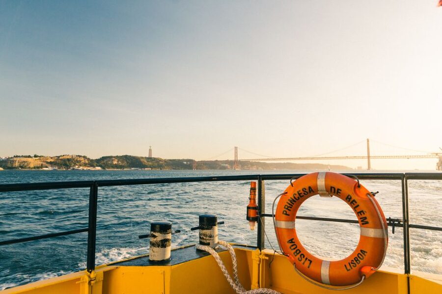 Lisbon: Boat Tour Ticket and Hop-on Hop-off 48-Hour Bus. - Starting in central Lisbon