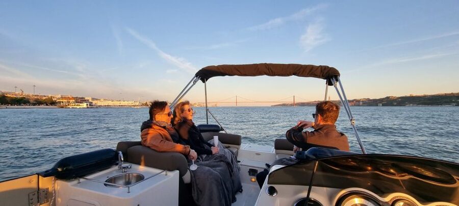 Lisbon: Boat Tour with Champagne - Key points to know before boarding