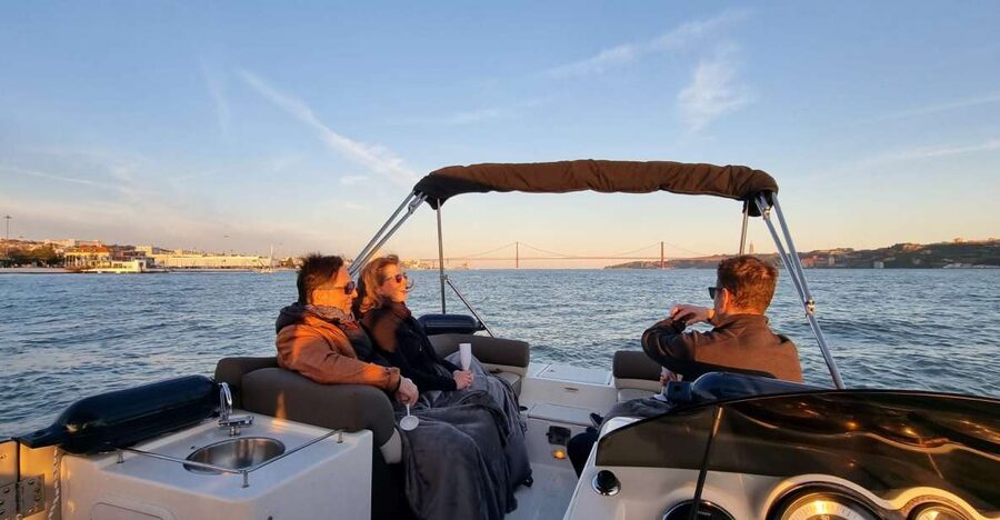 Lisbon: Boat Tour with Champagne - Why Lisbon looks better from the Tagus