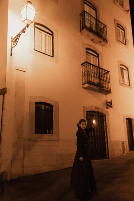 Lisbon by Night: Guided Walking Tour - The Unholy Secrets - Why the theatrical style works