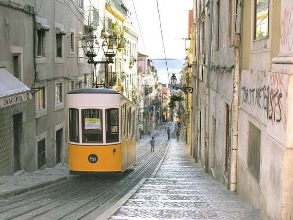 Lisbon City Center Tour - The Unmissable Lisbon - Rossio and the memory of intolerance