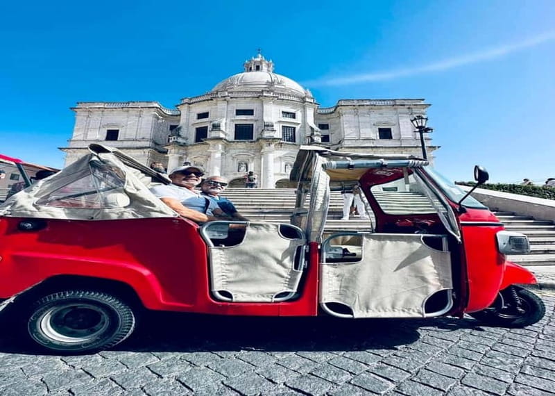 Lisbon: City Highlights Tuk-Tuk Tour with Pickup - Santa Luzia and Portas do Sol: two classic views