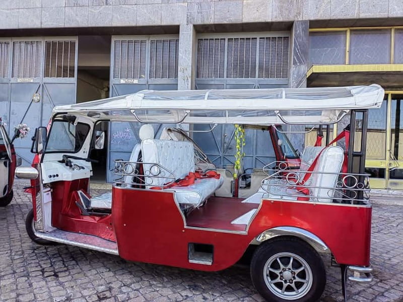 Lisbon: City Highlights Tuk-Tuk Tour with Pickup - The guides are a major part of the experience