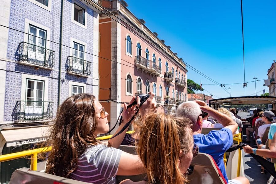 Lisbon: City Sightseeing Hop-On Hop-Off Bus Tour - Audio commentary, seating, and the small annoyances