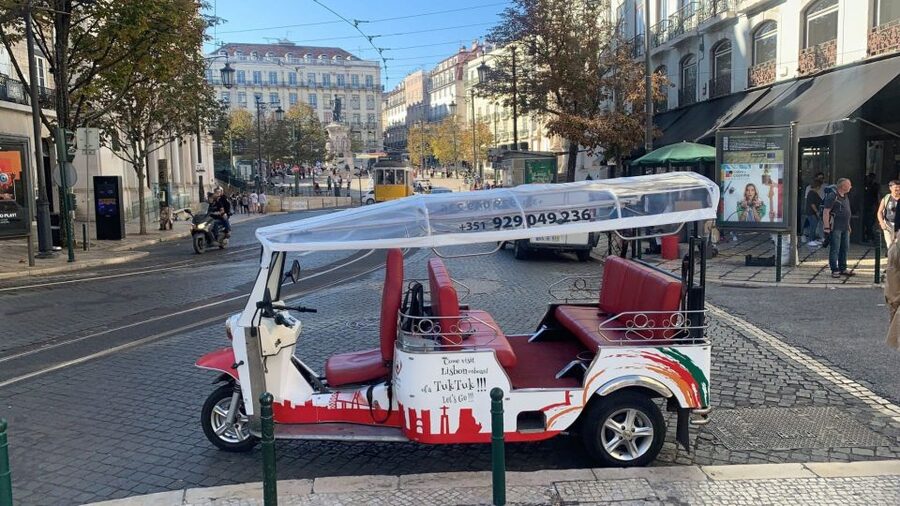 Lisbon: City Tour by Tuk Tuk - Pastéis de Belém and the extra food cost