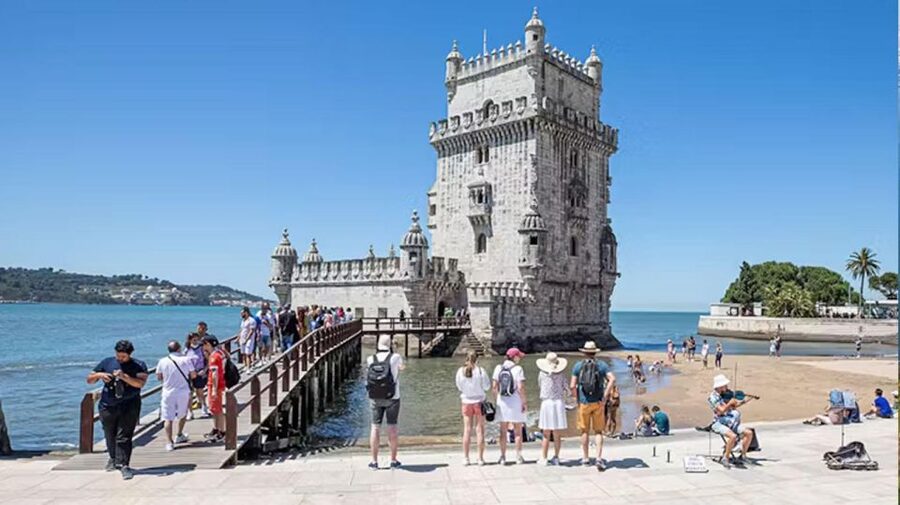 Lisbon City Tour: Full-Day - St. Lucia and Senhora do Monte viewpoints