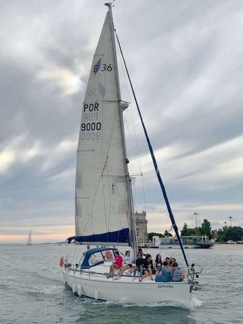 Lisbon: Day and Sunset Tour on the Tagus River - The guide makes the difference
